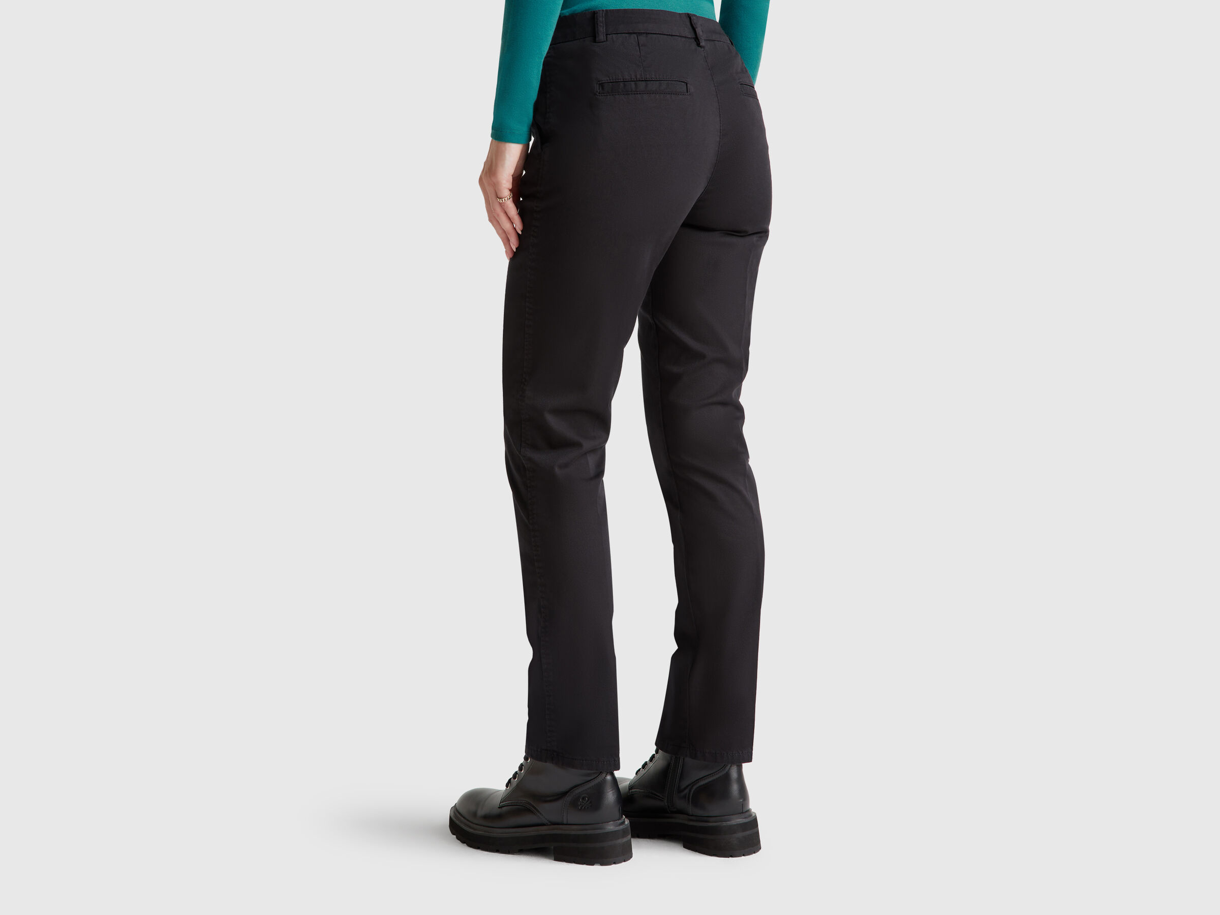 TROUSERS Mulher image number 2